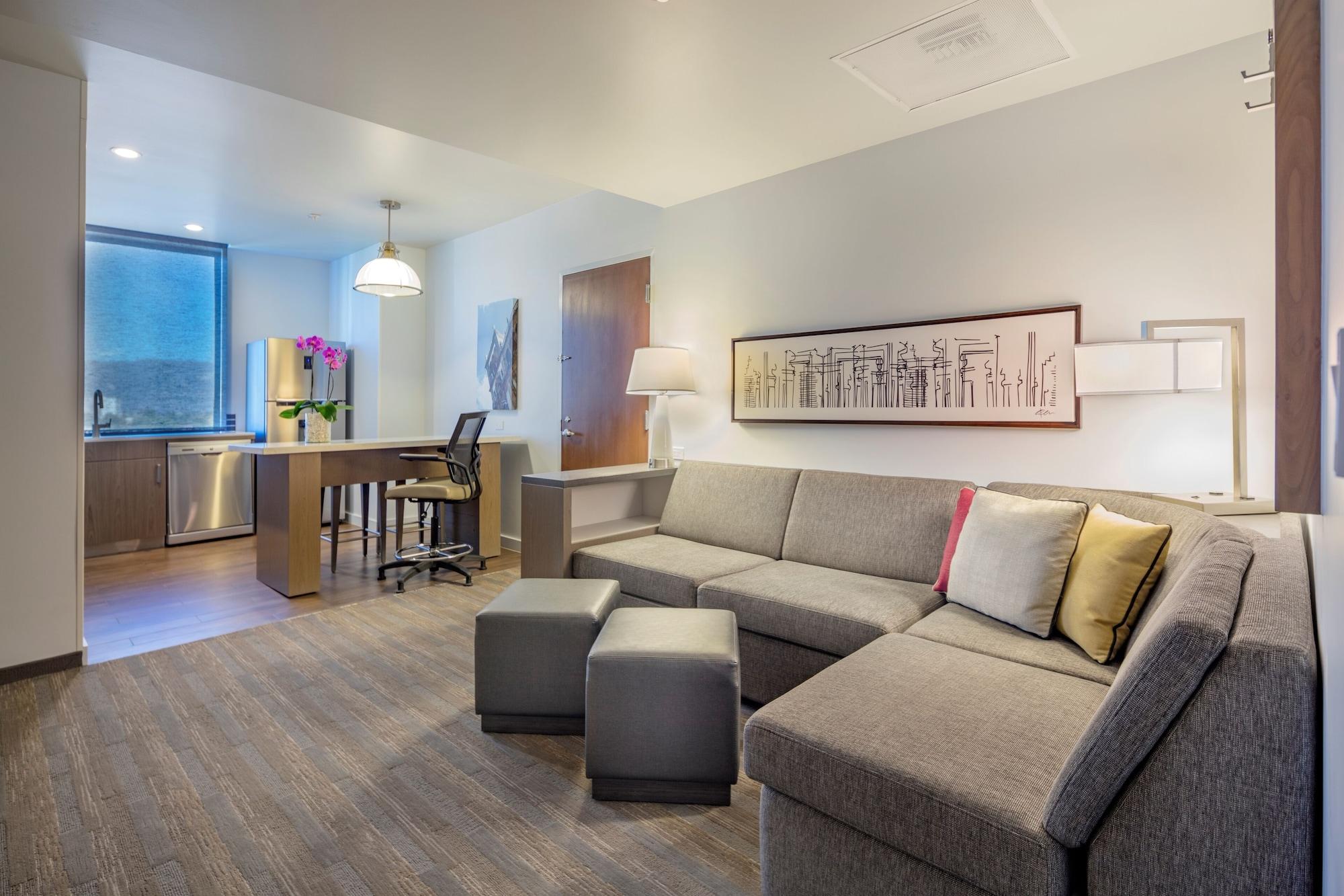Hyatt House Santa Fe 4*