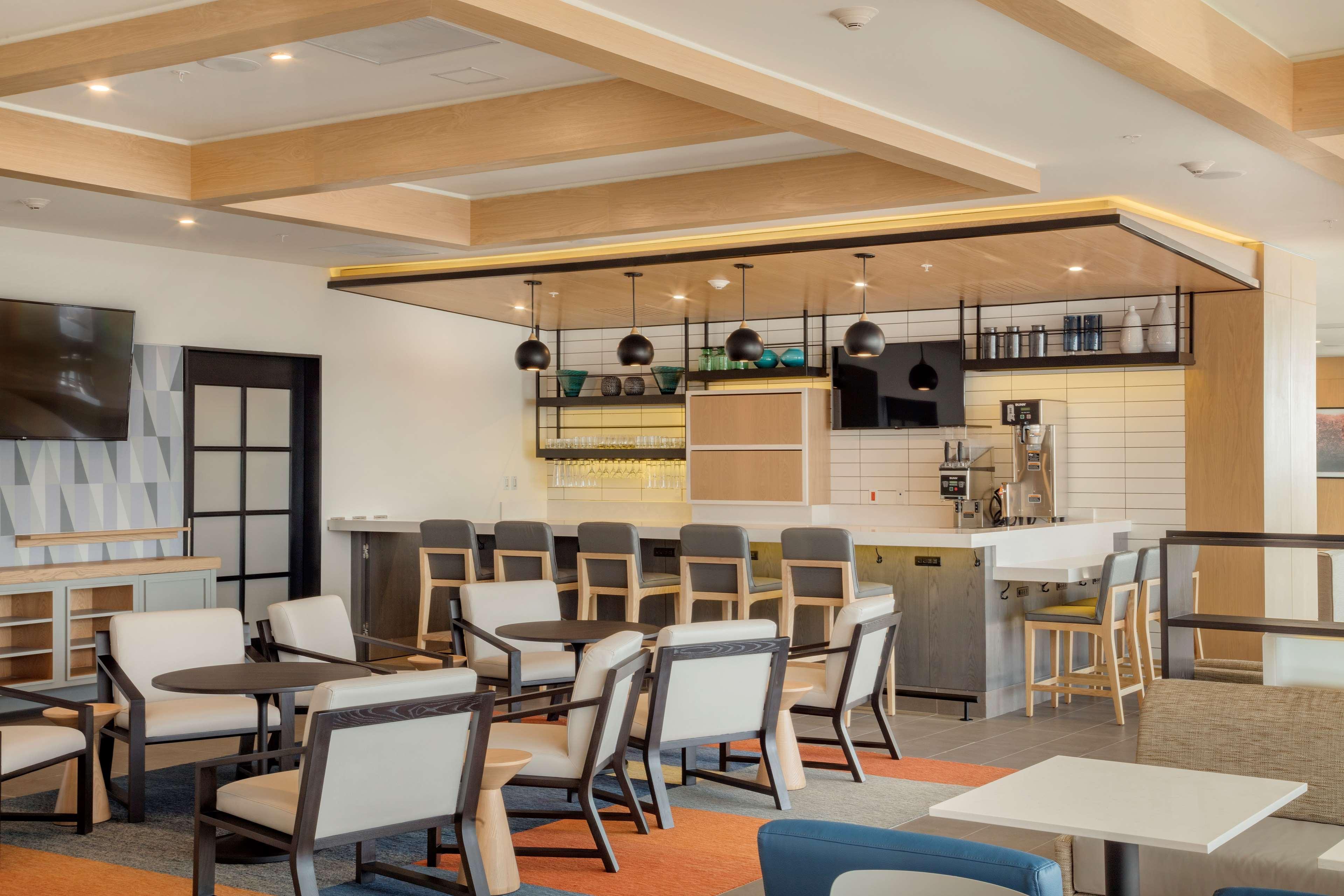 Hyatt House Santa Fe 4*